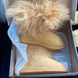 Brand new! Authentic bear paw boots